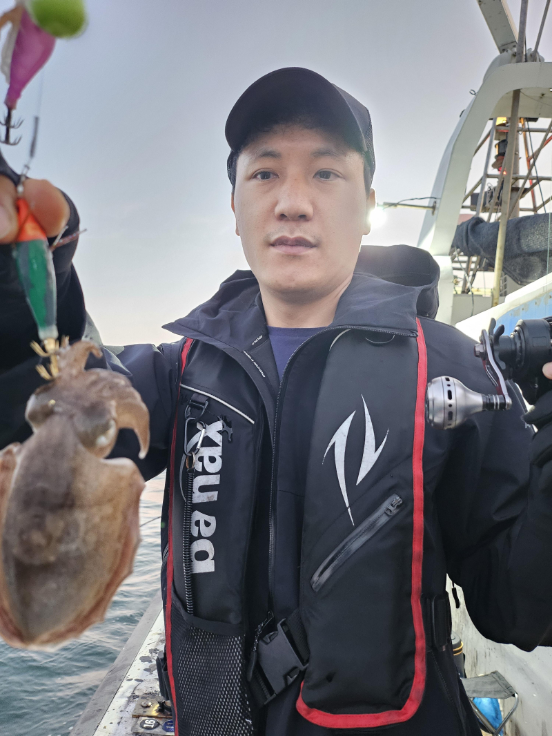 9월27일 황제호 갑오징어 쭈꾸미 망태기 대박조황 입니다.
