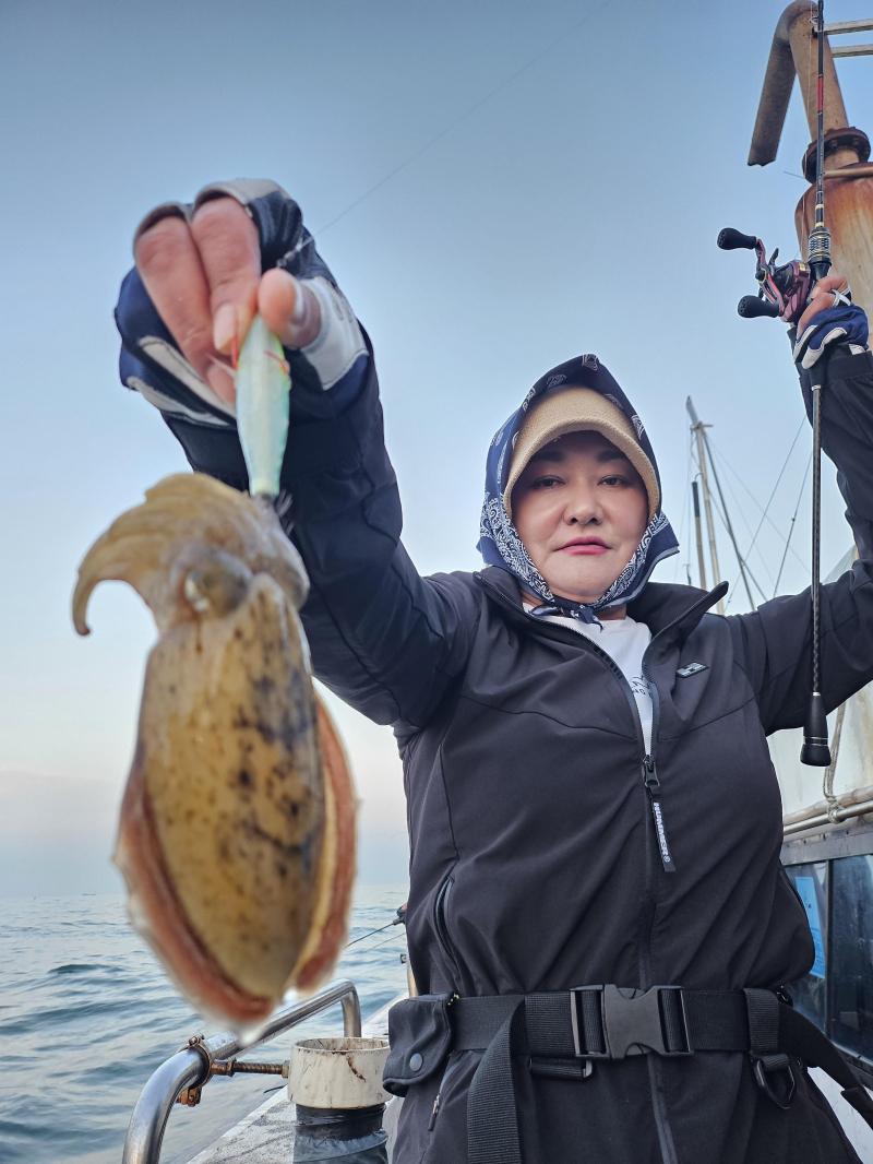 9월27일 황제호 갑오징어 쭈꾸미 망태기 대박조황 입니다.