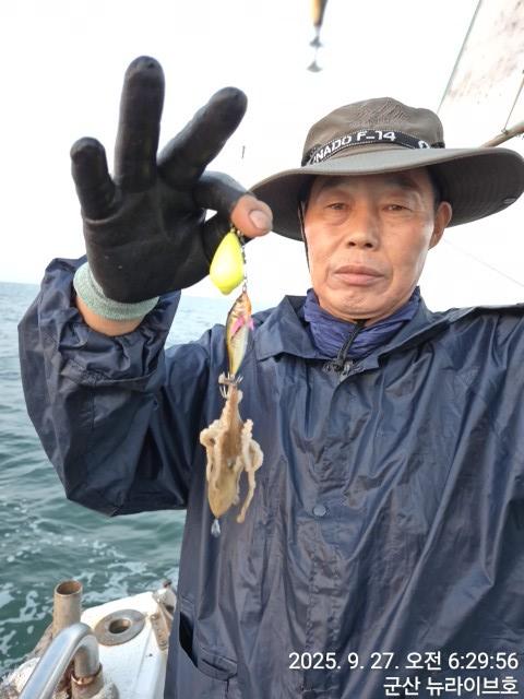 27일 뉴라이브호 시작부터 철수때까지 쉼없이 물어주네요 망태기가득한 마무리조황~~
