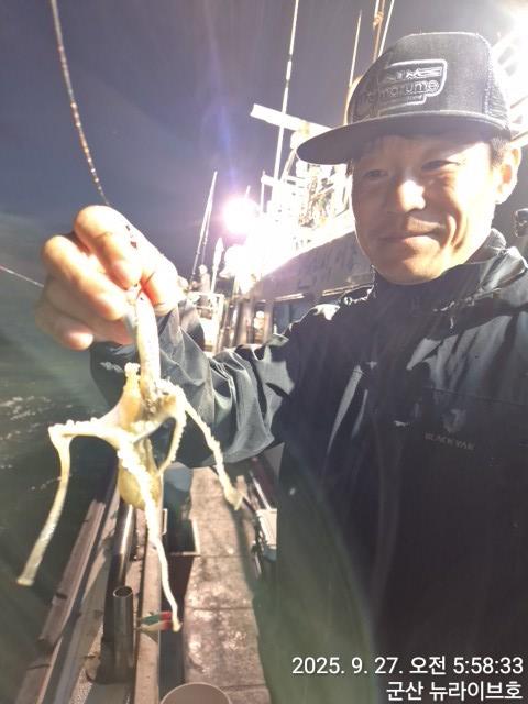 27일 뉴라이브호 시작부터 철수때까지 쉼없이 물어주네요 망태기가득한 마무리조황~~
